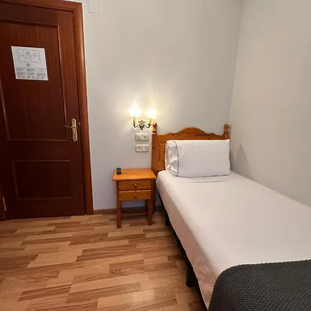 Saueth Szálloda Tredós